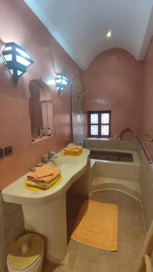 Riad Dar Naai Privatif 3 Chambres 6 Pers Place Jemma El Fna Marrakesh